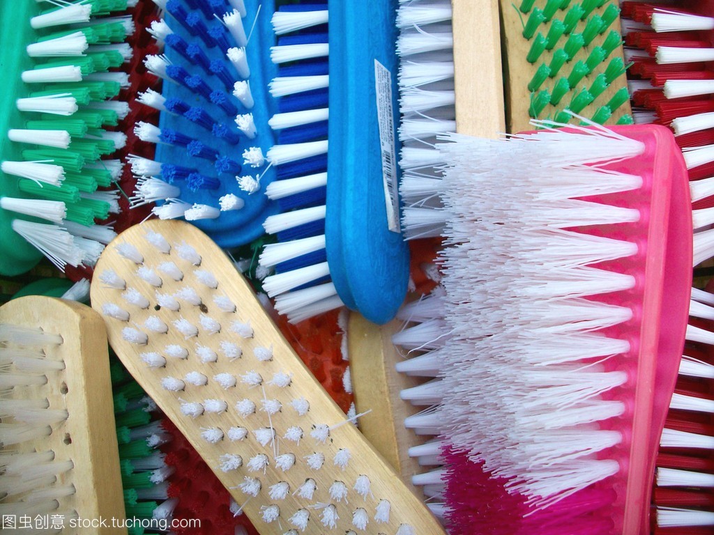 衣物清洁刷与白蚁防治服务 居家生活不可或缺的两大守护